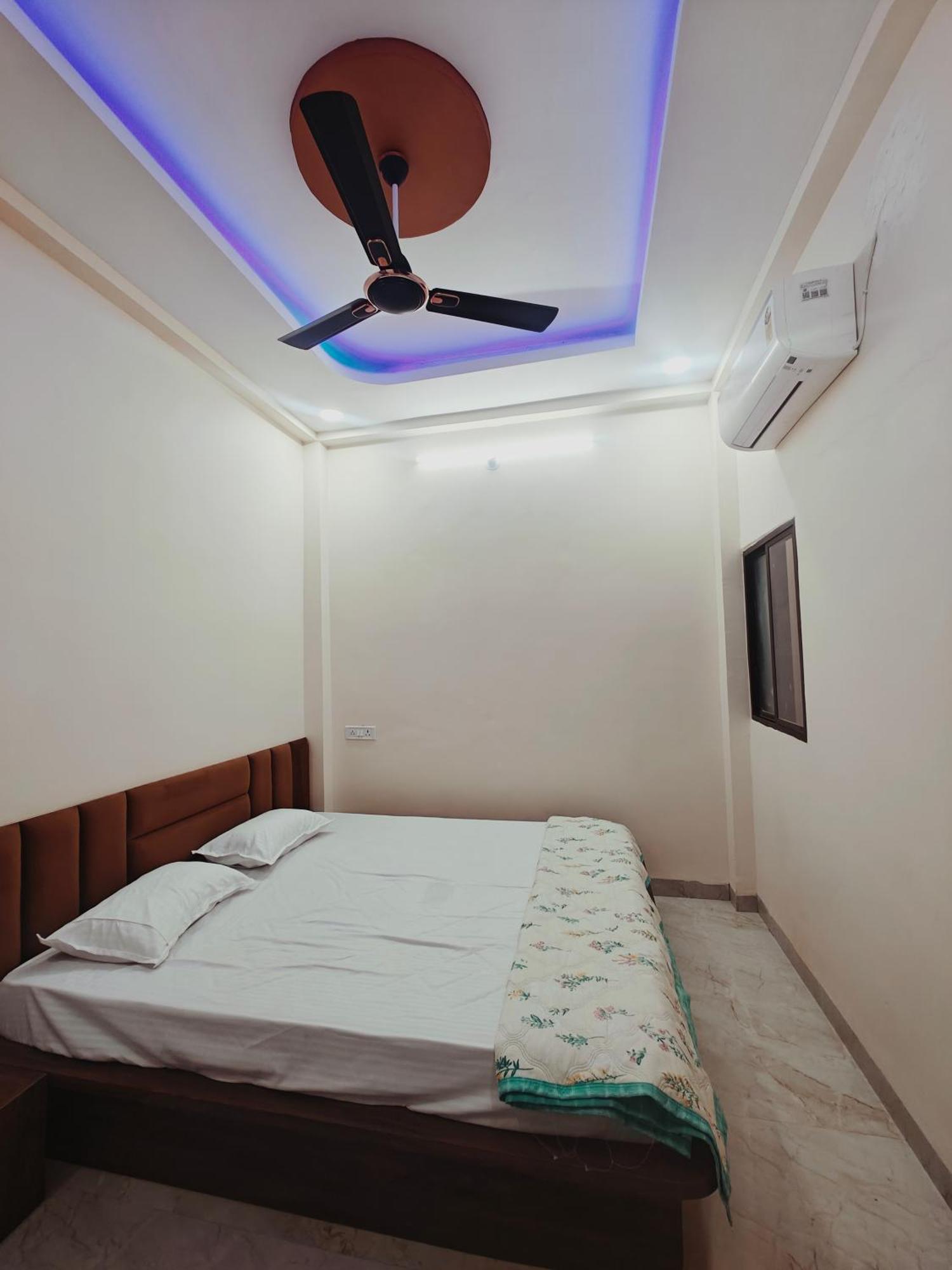 Nandi Homes Homestay Ujjain Buitenkant foto