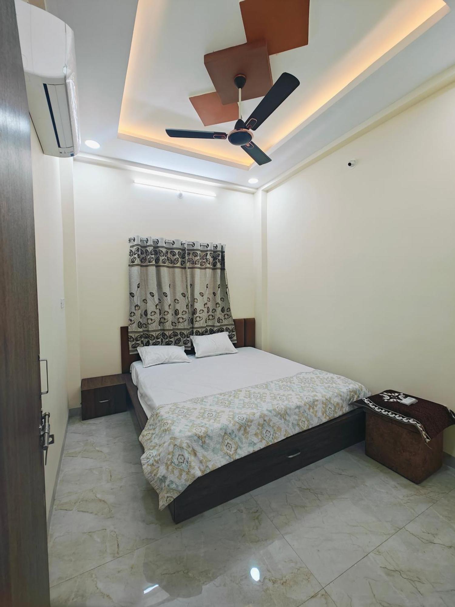 Nandi Homes Homestay Ujjain Buitenkant foto
